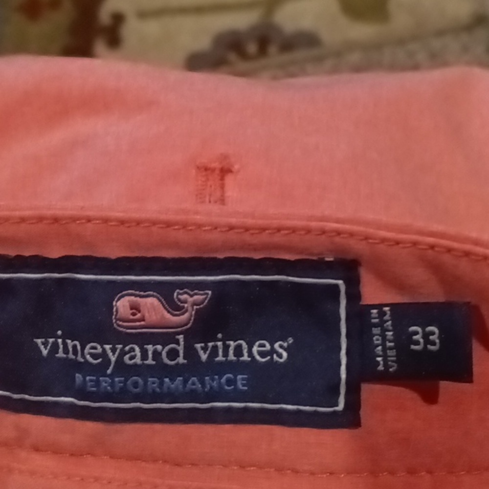 vineyard vines coral breaker shorts w front & back buttoned down pockets Size 33